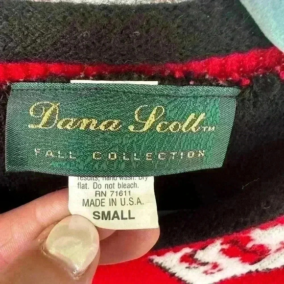 Vintage Dana Scott fall collection sweater. Size S. Made in USA. Fun pattern - Picture 4 of 4
